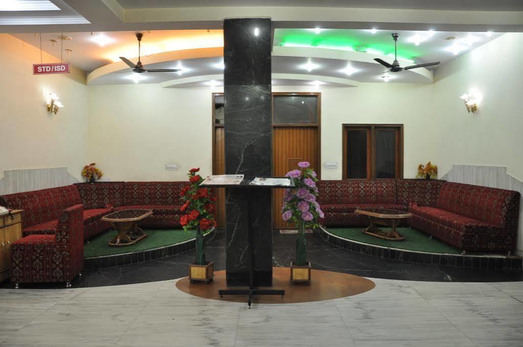 Oyo Hotel Silver Shine Near Gurudwara Shri Bangla Sahib Nowe Delhi Zewnętrze zdjęcie