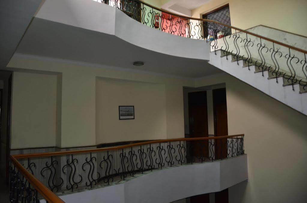 Oyo Hotel Silver Shine Near Gurudwara Shri Bangla Sahib Nowe Delhi Zewnętrze zdjęcie