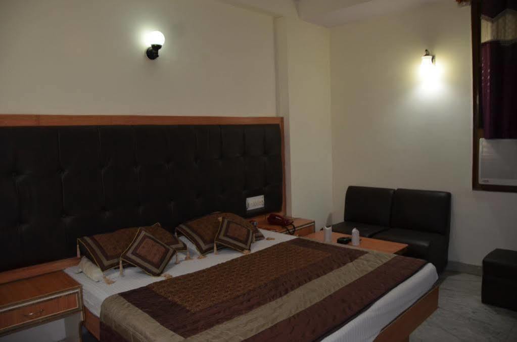 Oyo Hotel Silver Shine Near Gurudwara Shri Bangla Sahib Nowe Delhi Zewnętrze zdjęcie