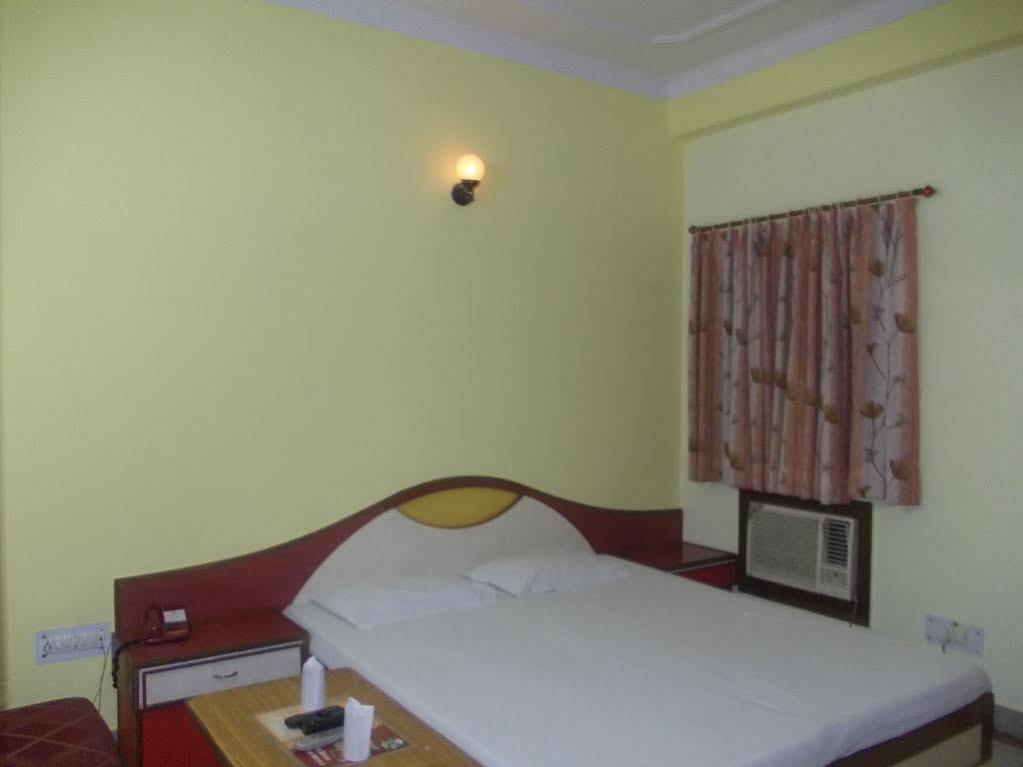 Oyo Hotel Silver Shine Near Gurudwara Shri Bangla Sahib Nowe Delhi Zewnętrze zdjęcie