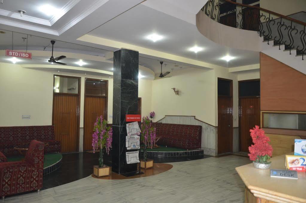 Oyo Hotel Silver Shine Near Gurudwara Shri Bangla Sahib Nowe Delhi Zewnętrze zdjęcie