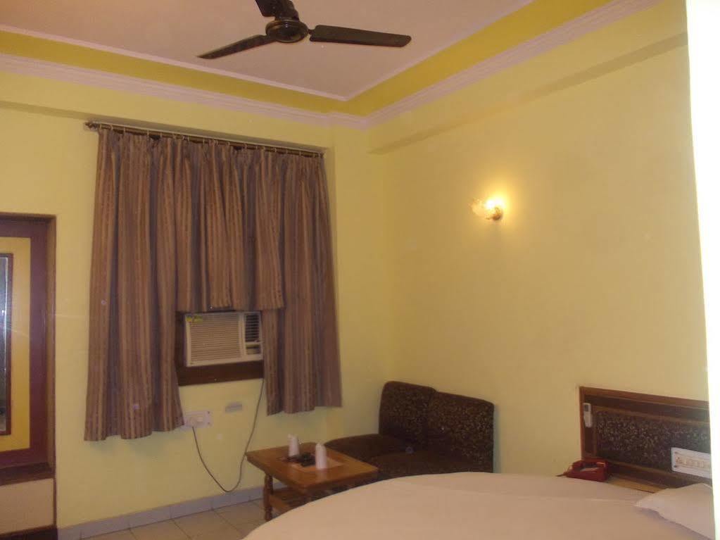 Oyo Hotel Silver Shine Near Gurudwara Shri Bangla Sahib Nowe Delhi Zewnętrze zdjęcie